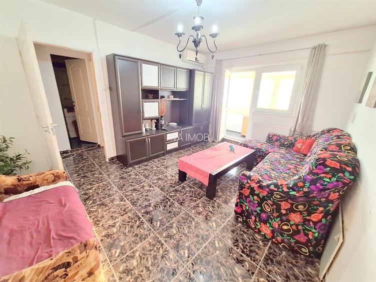 Apartament 2 camere, zona Narcisa - 11