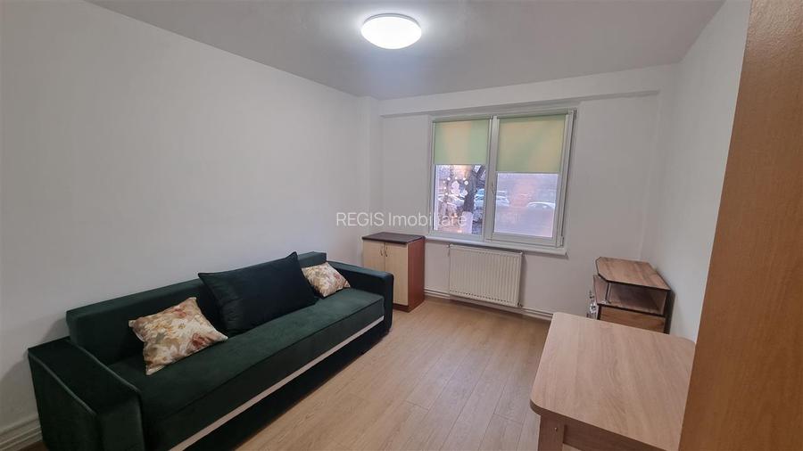 Apartament de trei camere , zona  ITC - 2
