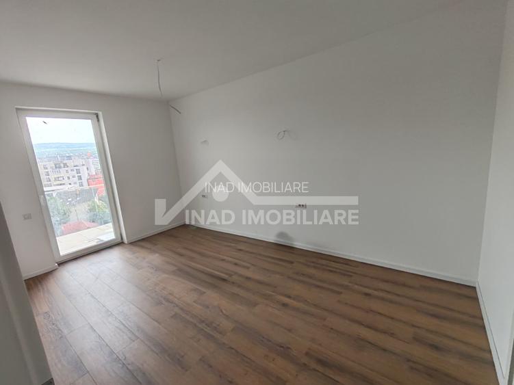 Apartament 3 camere, 2 bai, terasa 20mp, parcare, zona Strazii Decebal - 7
