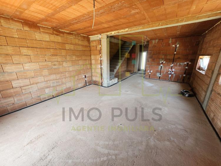 Duplex in Mosnita noua. Pozitie foarte buna. Se pot face 3 dormitoare - 15