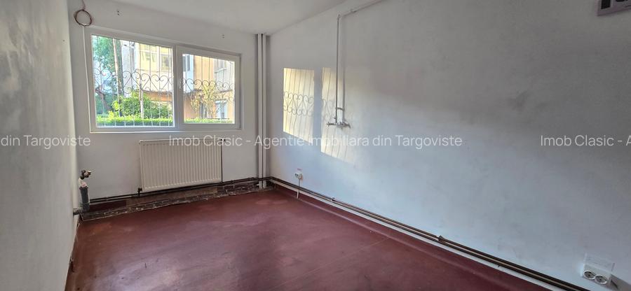 Vânzare apartament 3 camere , parter, micro 5 Târgoviște - 9
