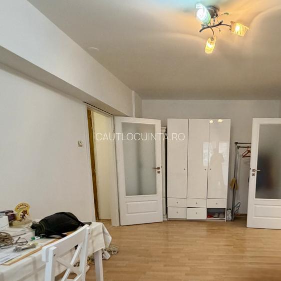3 camere| Drumul taberei | Bloc 1983 | Metrou 1 Mai | 8 min - 3