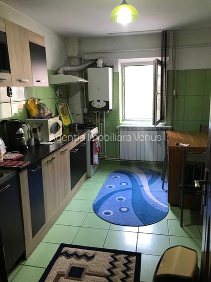 Apartament 3 camere etaj 1 la strada Imparat Traian - 7