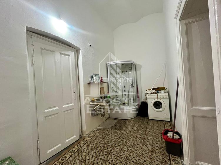 Apartament deosebit in cladire istorica, zona Piata Romanilor - 12