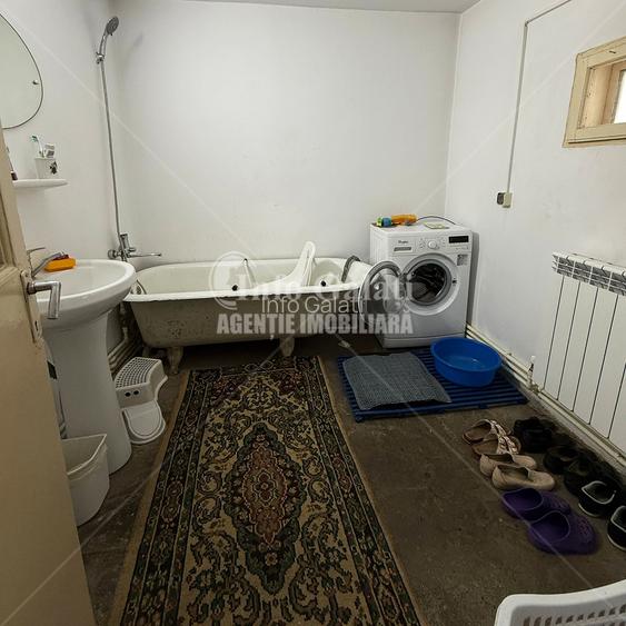 | De Vanzare | Casa | Blvd. Cosbuc-Traian | Teren 134 mp | - 4