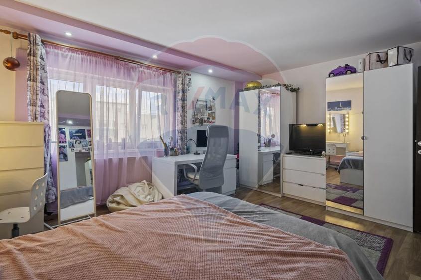 Apartament cu 4 camere de vânzare în zona Sebastian