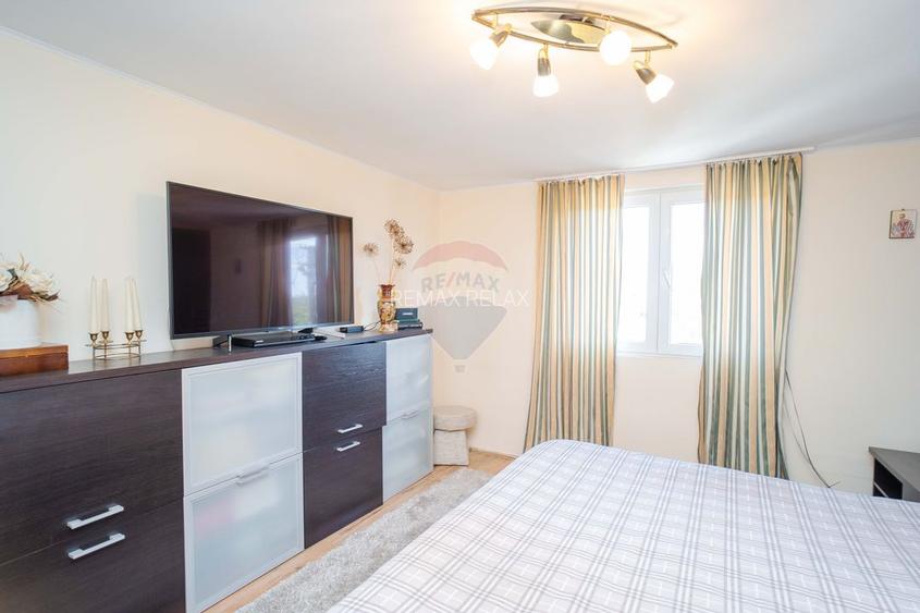 Casă / Vilă spatioasa cu teren in zona centrala Sararie - 18