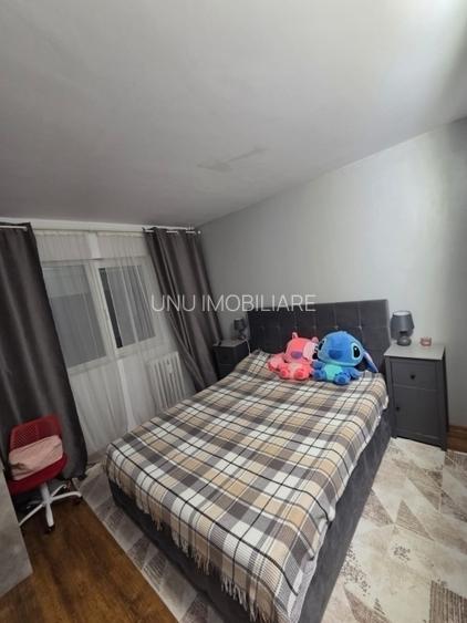 Etaj 3 - Alexandru - Zimbru - 2 camere - mobilat + utilat - 3