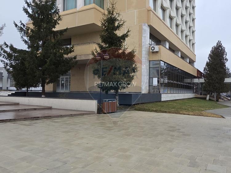 Oferta - Spatiu comercial de inchiriat in zona centrala a mun Onesti - 12