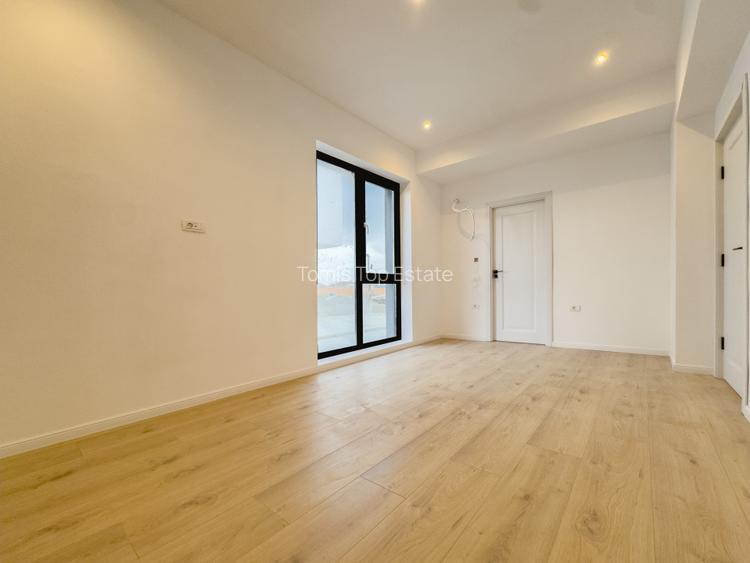 Casa la sol in Valu lui Traian, pe partea dreapta, ST 400mp - 10