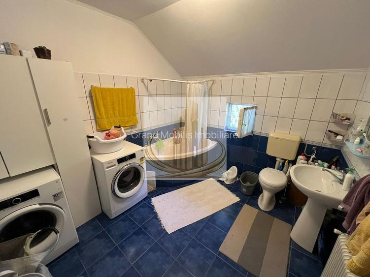 Casă spațioasă cu 2 apartamente, acces din 2 străzi – zona Lipovei - 13