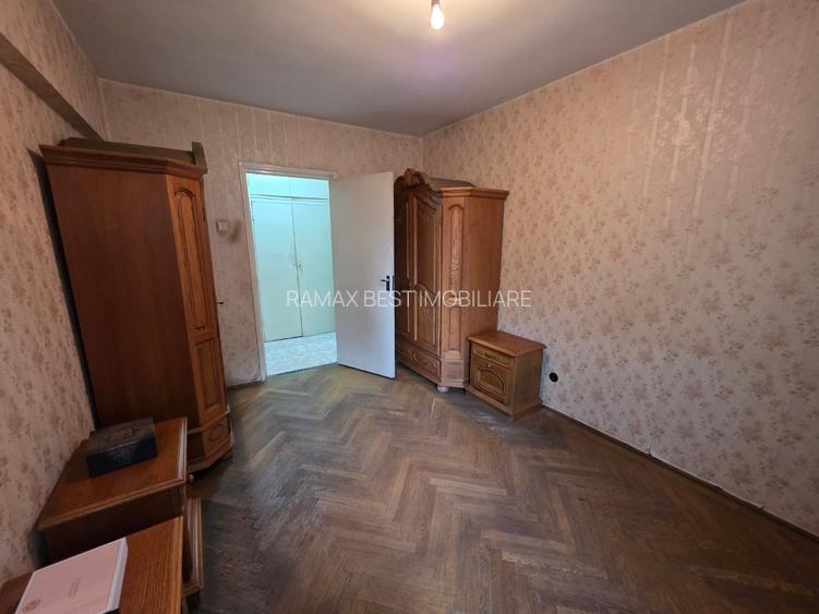 Piata Muncii, 5 minute metrou, chiar pe Basarabia, stradal, vedere spate, - 10