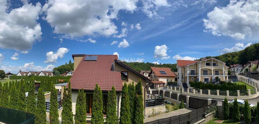 Casa tip duplex D+P+M situata in Noua,4 camere,2 bai, 2 balcoane, loc de parcare - 10