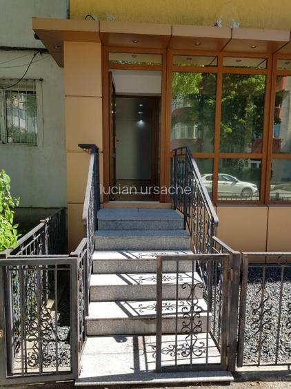 De vanzare spatiu comercial - birouri - strada Traian - Vaslui - 9