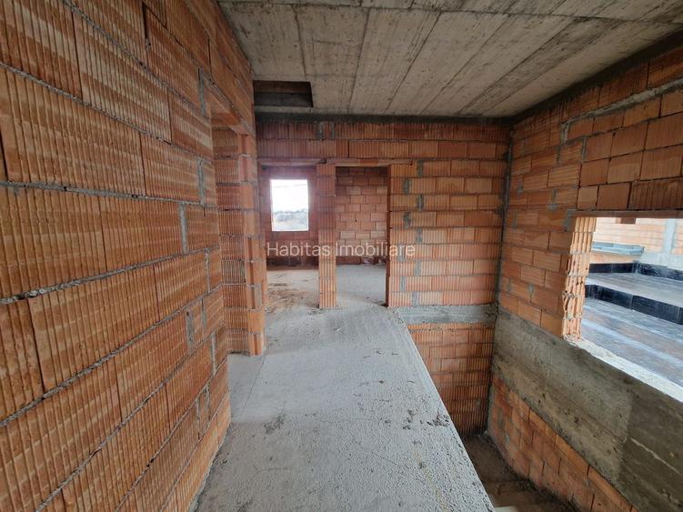 Casa individuala (semicolectiva) 172 mp utili, teren 765 mp Feleacu - 34