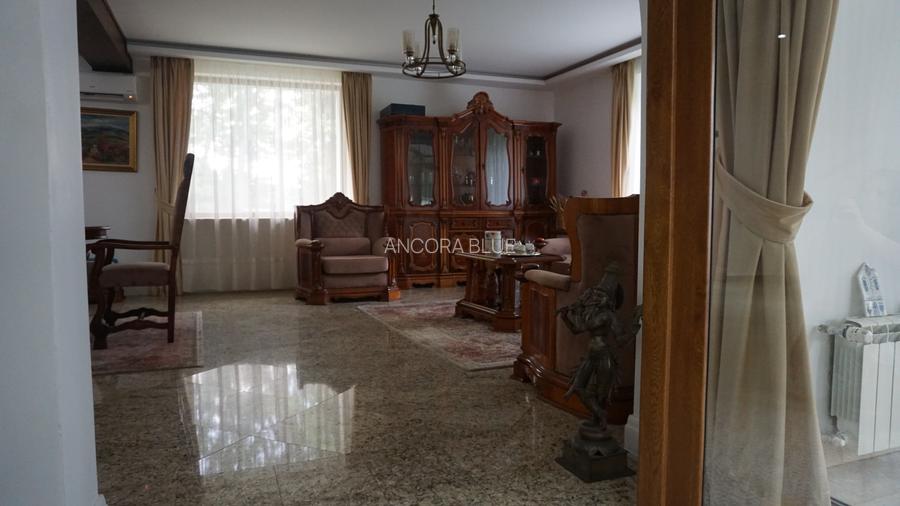 Vila superba in Padurea Baneasa, curte 5000 mp, piscina exterioara - 31