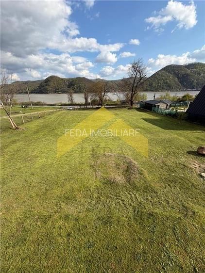 Cabana din piatra de codru si busteni pe Clisura Dunarii, Caraș-Severin - 3