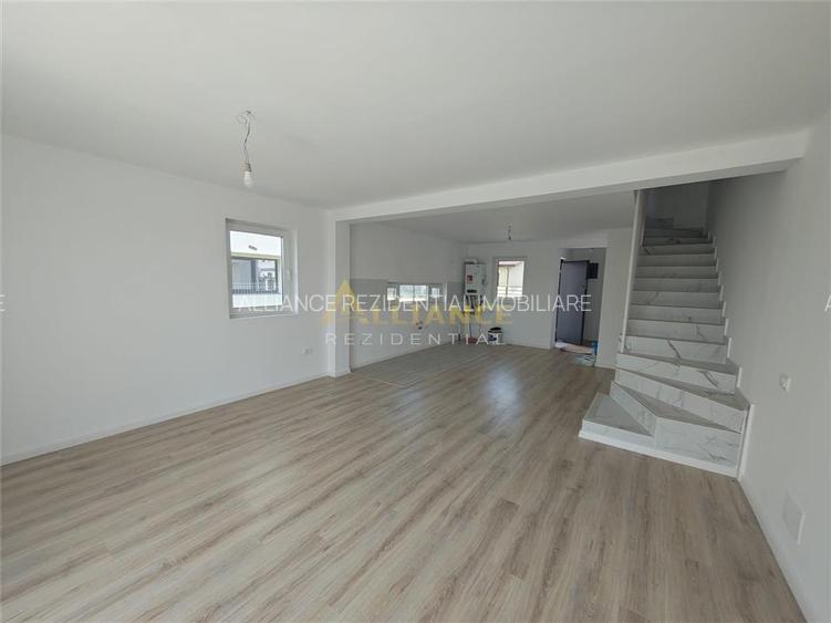Casa tip duplex - 3 camere - 2 bai - 7