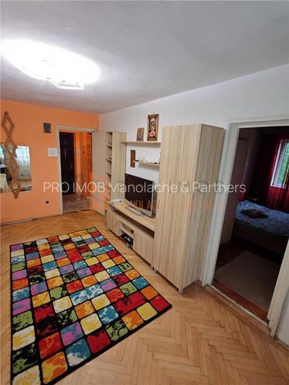 Apartament 3 camere cf 3 semidecomandat zona Micro 14 - 2