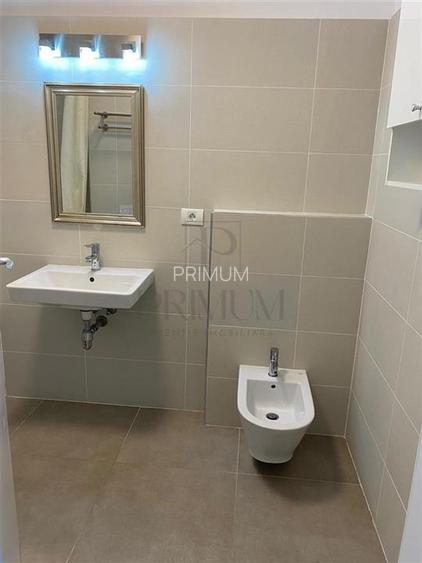 BARNUTIU - 3 CAM - 2 BAI - LOC PARCARE - BOXA - BLOC NOU - LIFT - PANORAMIC- - 8