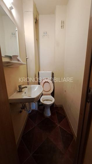 AGIGEA, 3 CAMERE DECOMANDAT 2 BAI, CENTRALA GAZ, 70 MP. PARCARE, BOXA - 25