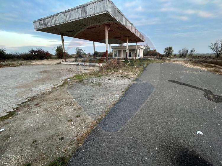 Teren Intravilan  20000 mp. plus cladire statie Peco - 6