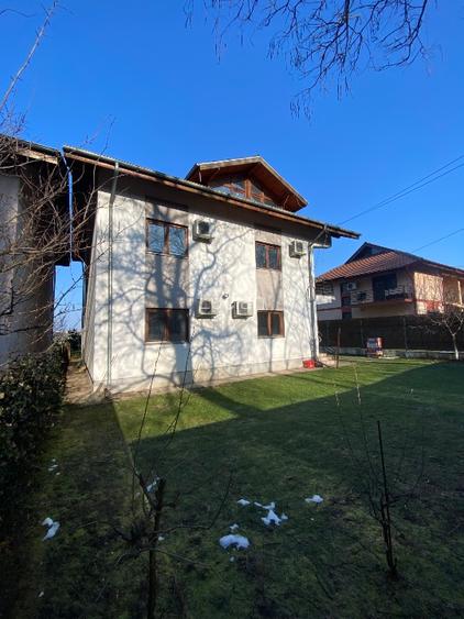 Vila cu 3 apartamente  la parter,etaj  si mansarda - 2