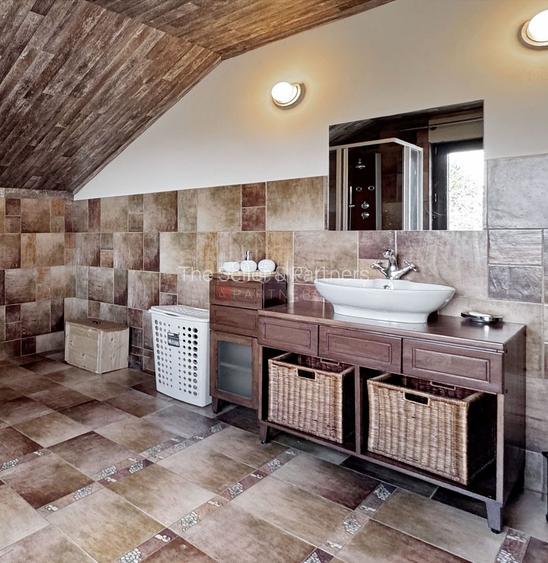 Proprietate cu suprafata generoasa | Zona AFI - 23