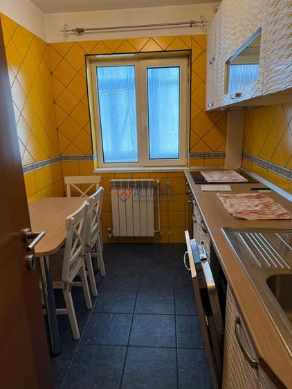 Închiriere apartament 3 camere
