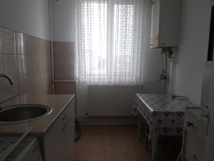 Apartament doua camere, decomandat, balcon mare, CT, sud estic, beci, lift nou - 2