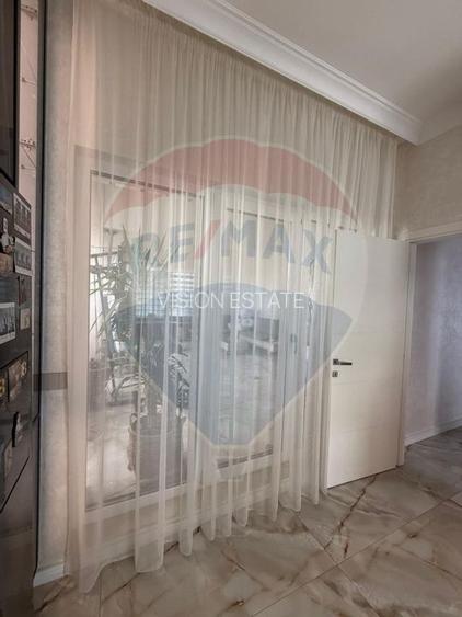 Apartament cu 4 camere de vânzare în zona Sarari - 12