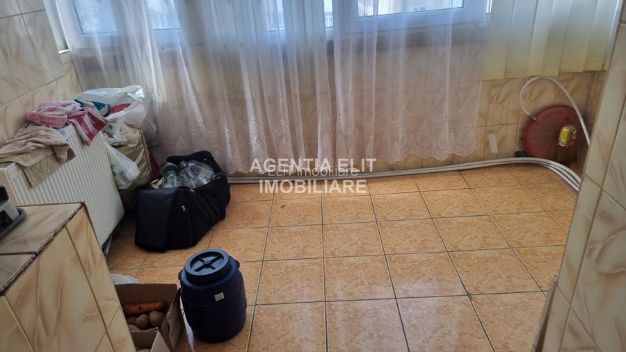 Apartament 4 camere, zona Piata Mare - 2