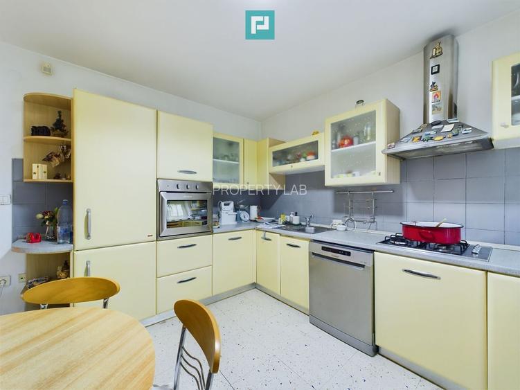 Casă situată Central în Dumbrăvița - 9