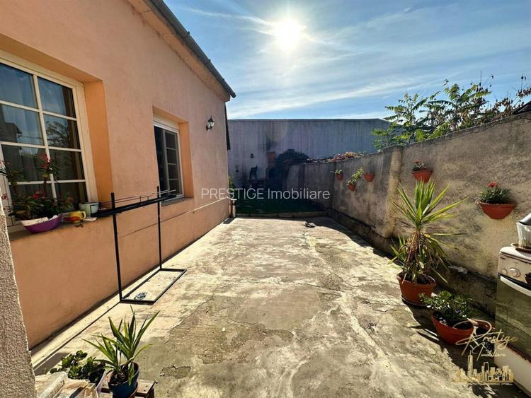 Casa / Spatiu Birouri de vanzare pe str. Iuliu Maniu - Oradea - 10