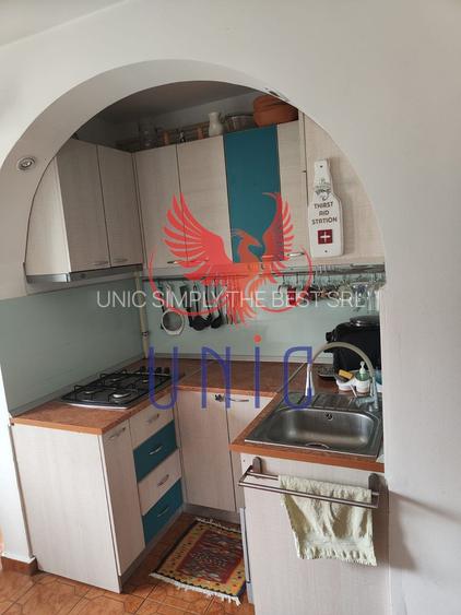 3 decomandate 1 Mai - 7