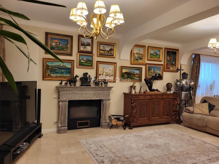 Reședință de colecție pe malul lacului/ Arhitectură neoromânească 2051 mp, teren - 10