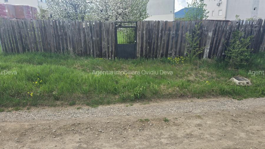 Vand teren intravilan in Zavoi partea de jos situat pe str. Sadoveanu, - 8
