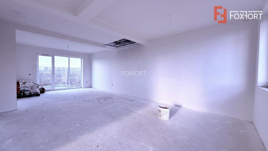 Casa tip triplex, cu 2 camere, de vanzare in Sanandrei. - 2