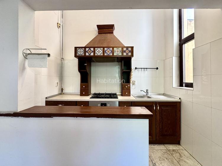 Casă cu farmec aparte, pentru locuit sau birouri,  zona Bălcescu - 17
