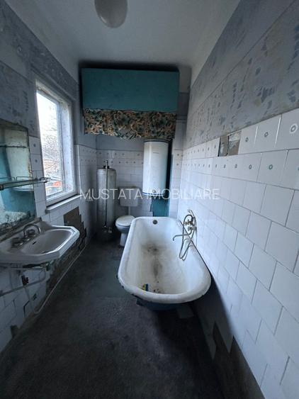 - COMISION ZERO - Casa P+1, Strada Scolilor nr 5 - 11