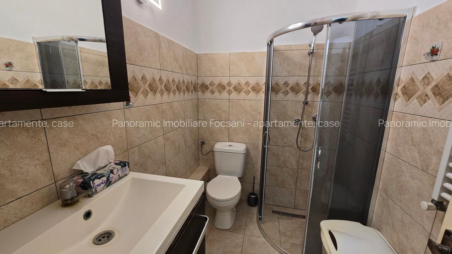 Apartament de vanzare  2 camere, renovat si mobilat complet,  central Focsani - 21