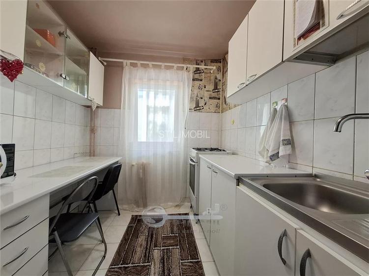 Apartament 2 camere, mobilat si utilat, interesctia Podu de Fier - 11