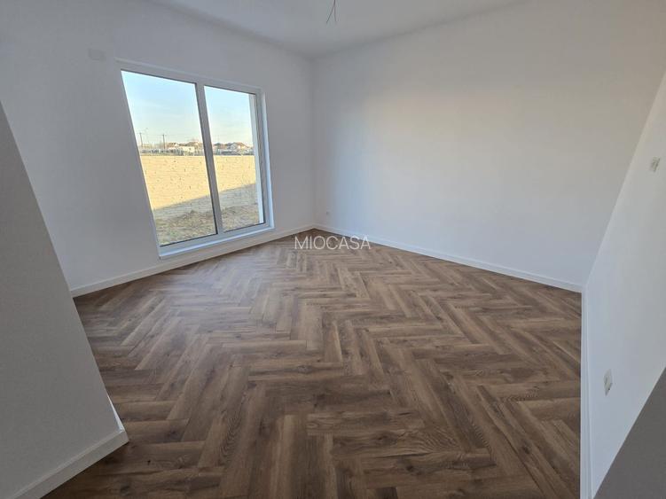 Duplex aproape de Zone2. Cu CF la zi. 4 Dormitoare. - 6