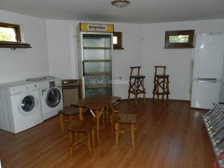 Casa de vanzare, 6 camere, teren 900 mp, Europa - 20