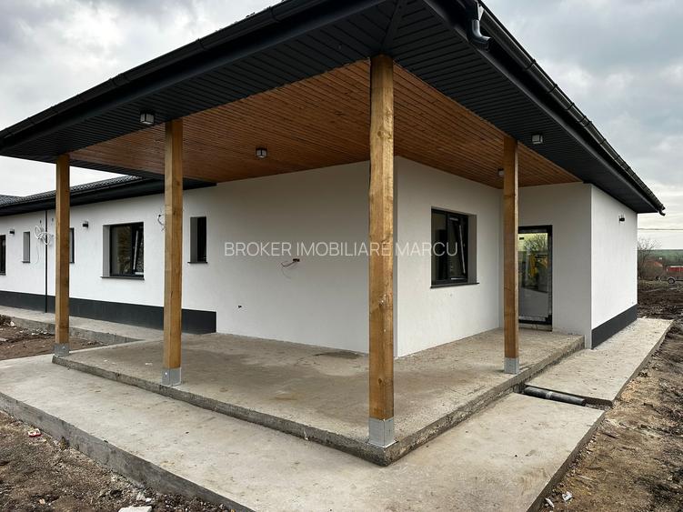 Casa noua in duplex Poiana  comision 0% - 2