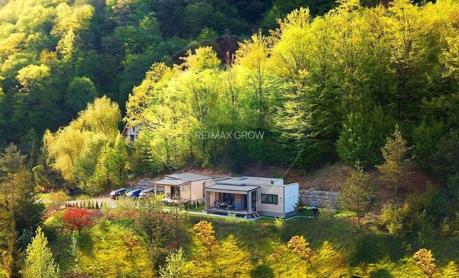 Complex turistic de vanzare in Slanic Moldova - 3