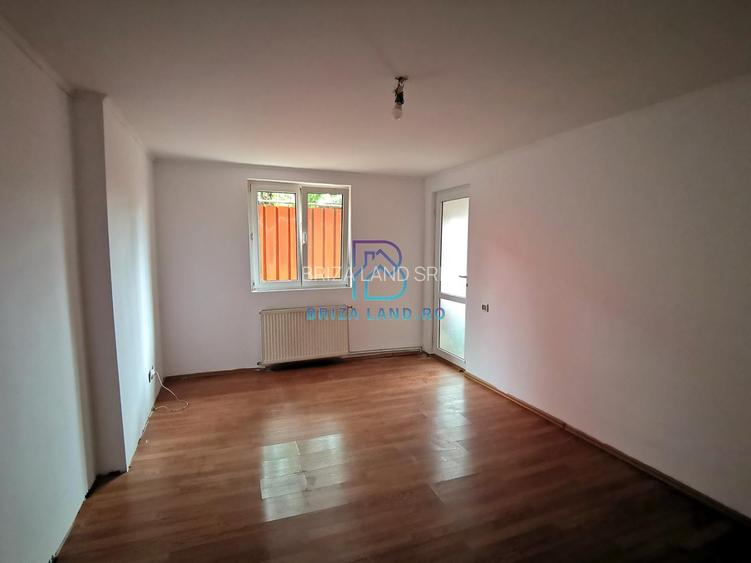 soseaua  Chitilei, Crusovat, casa P+Pod, sup. 238mp, 9 camere - 3 apartamente - 9