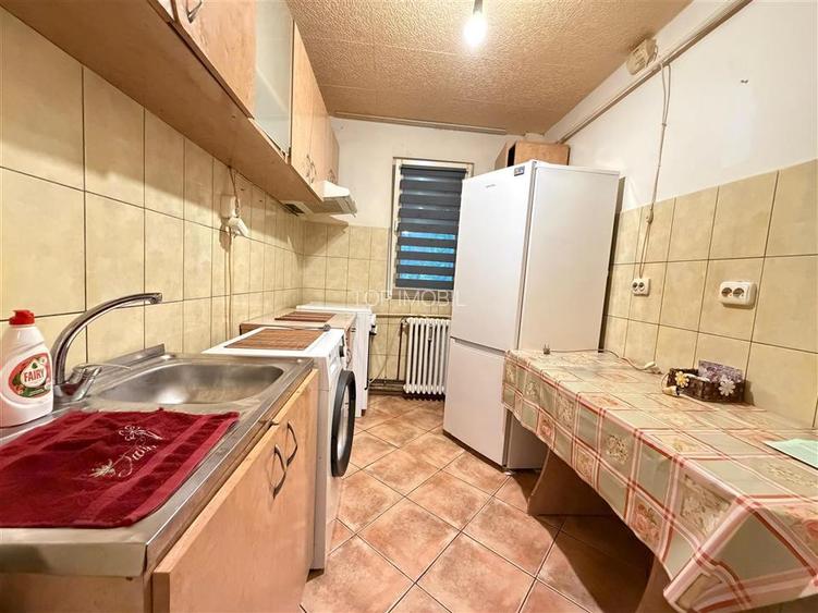 Apartament 2 camere DECOMANDAT, Podu Ros - BD. Nicolae Iorga - 5