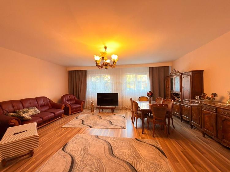 Vilă Spațioasă cu 5 Camere - 360.000 euro- Zona Girocului