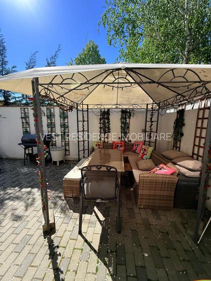 Casă tip insiruită cu 3 camere, colt. Comision 0 - 19